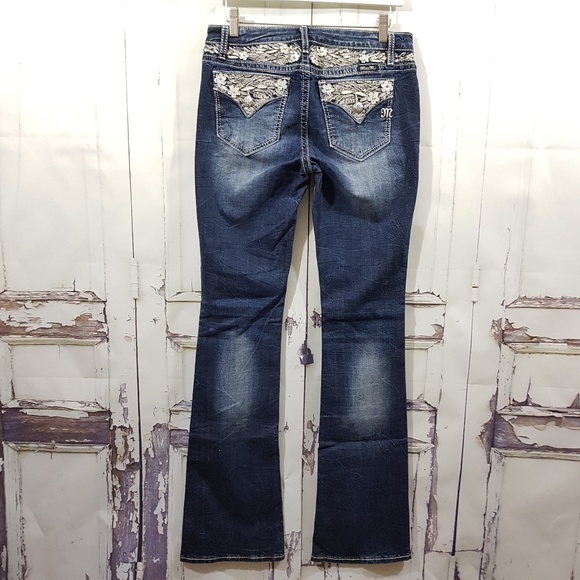 SOLD  - Miss Me Floral Pocket Mid-Rise Bootcut 28 - Picture 1 of 8